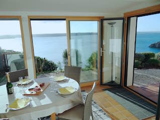 180 degree sea view from the living room
